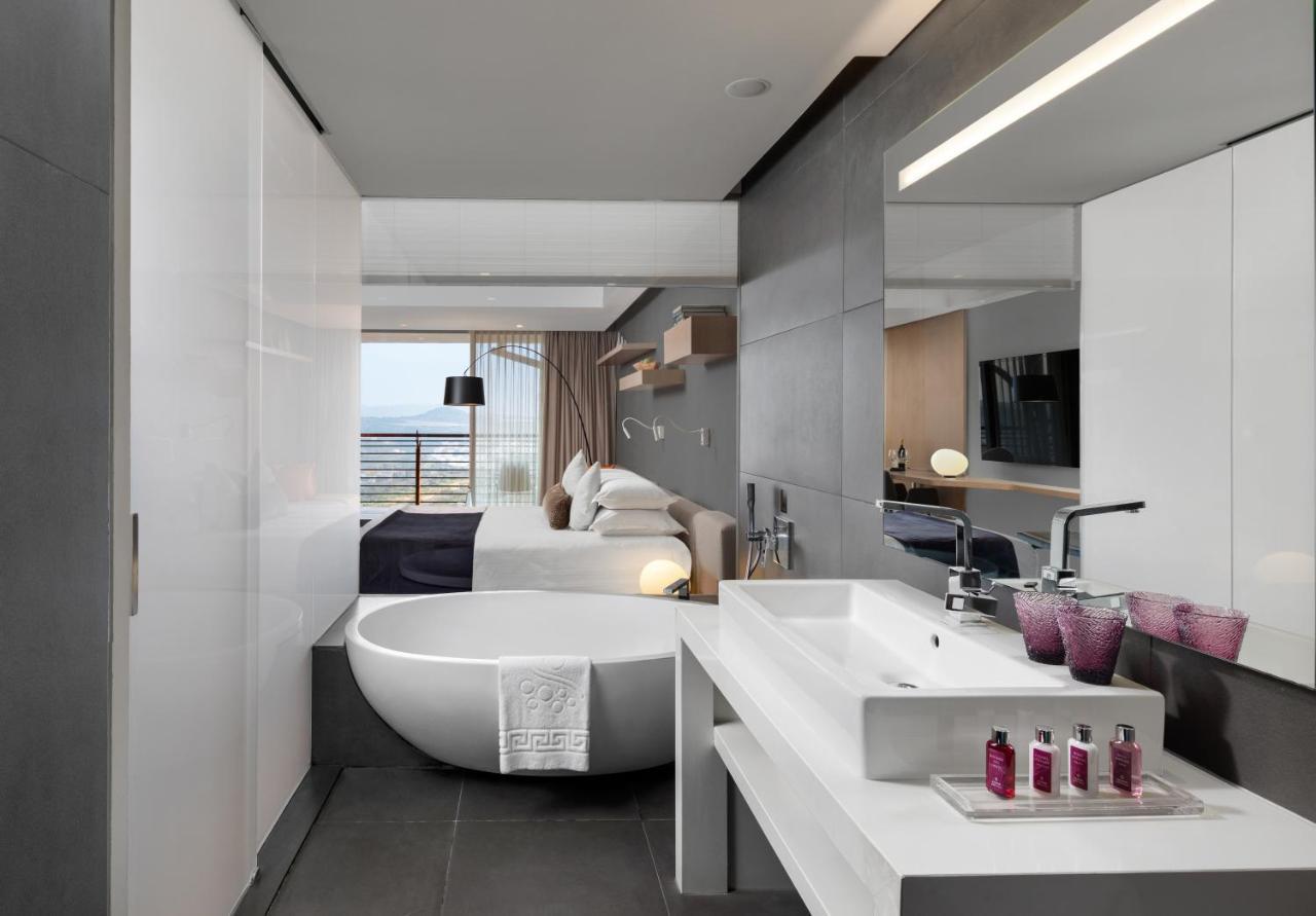 Дом для отпуска Домик в фруктовом саду Kiryat Anavim Экстерьер фото Bathroom
