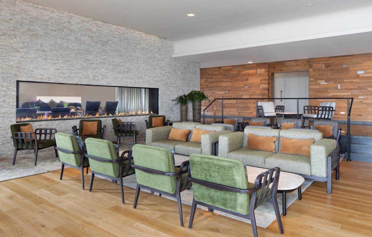 Дом для отпуска Домик в фруктовом саду Kiryat Anavim Экстерьер фото The lounge at the airport