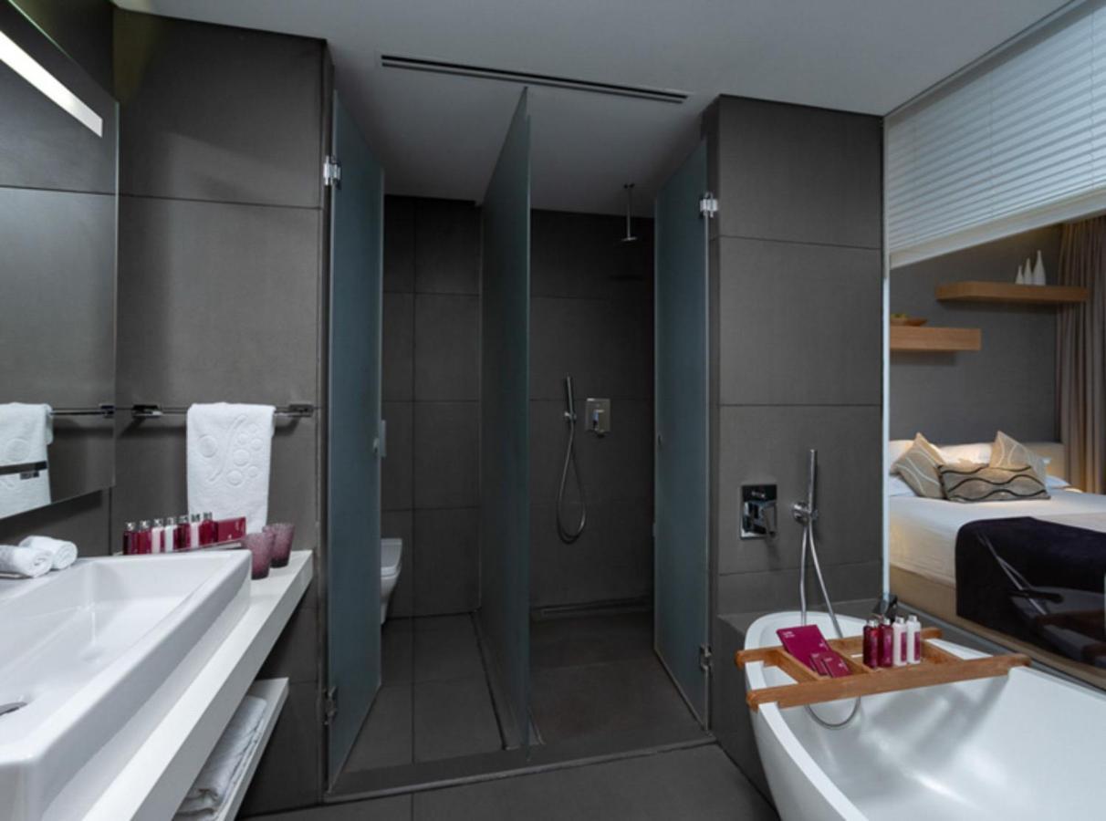 Дом для отпуска Домик в фруктовом саду Kiryat Anavim Экстерьер фото A walk-in shower
