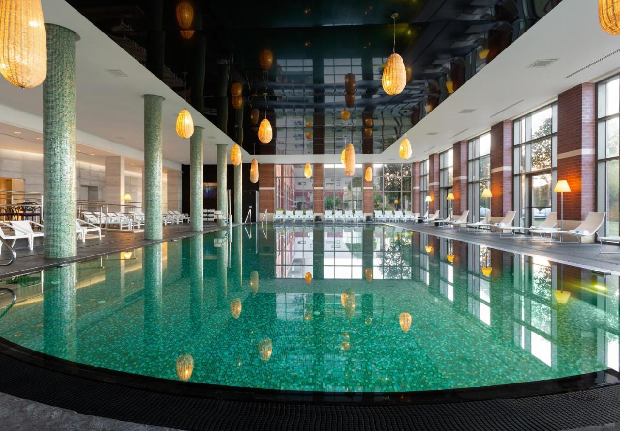 Дом для отпуска Домик в фруктовом саду Kiryat Anavim Экстерьер фото The swimming pool at the Mandarin Oriental