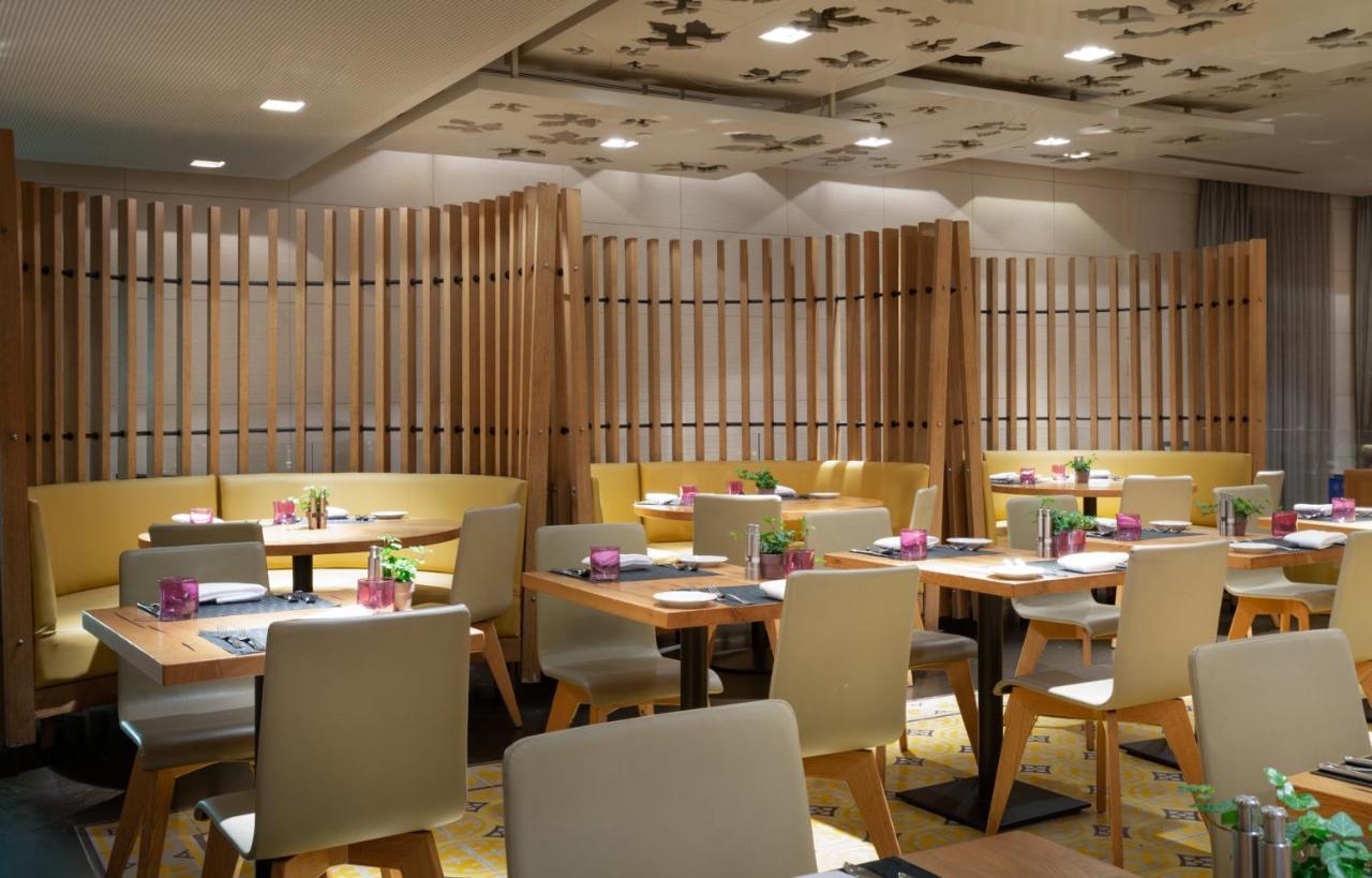 Дом для отпуска Домик в фруктовом саду Kiryat Anavim Экстерьер фото Interior of a restaurant